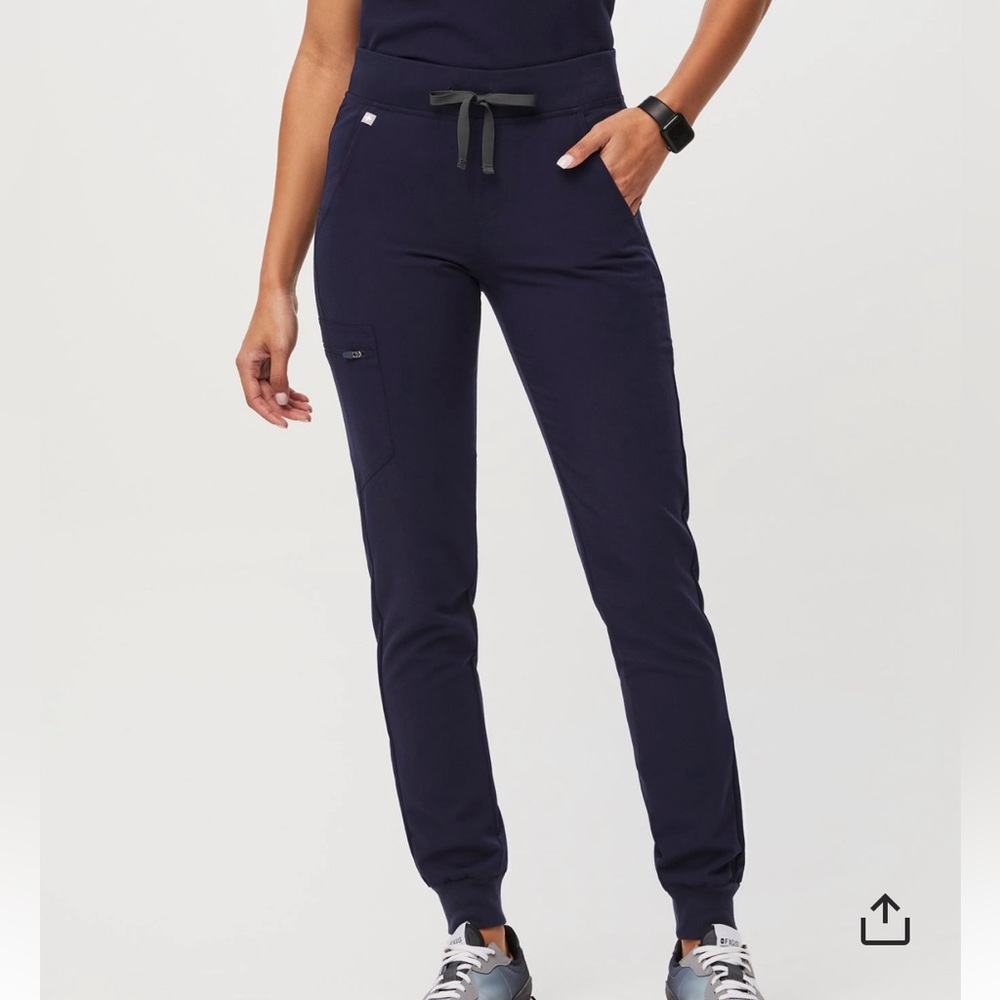 Figs Women’s Zamora jogger scrub pants-navy